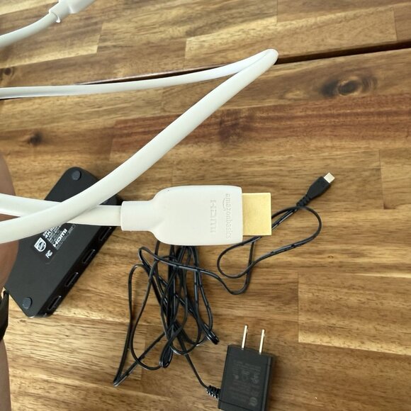 Philips 4k UHD 4 Port HDMI 2.0 Switch with remote & Power  Cord + HDMI Cable - Picture 6 of 16